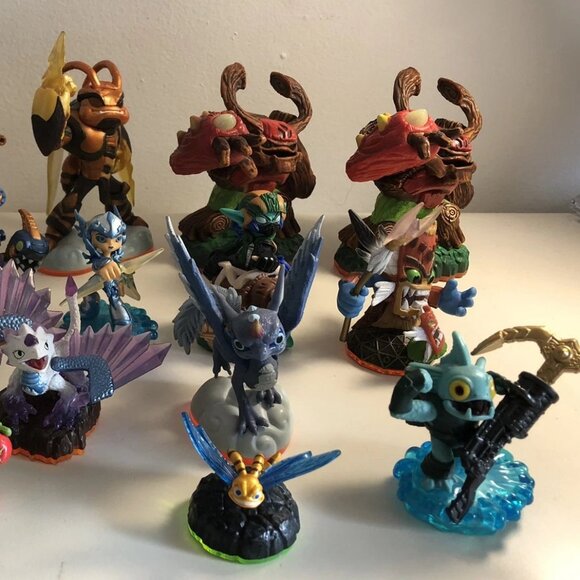 LOT OF 15 SKYLANDERS FIGURES SPYRO'S ADVENTURE MIXED CHARACTERS - Picture 4 of 4